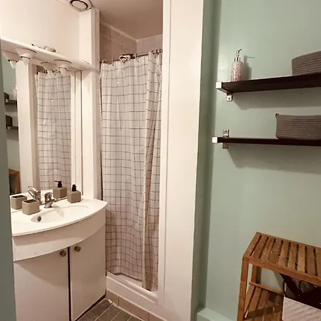 Large Bright Downtown Station 5 Min Away Apartmán