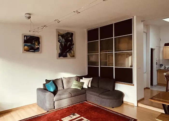 Apartmán Large Bright Downtown Station 5 Min Away Tours